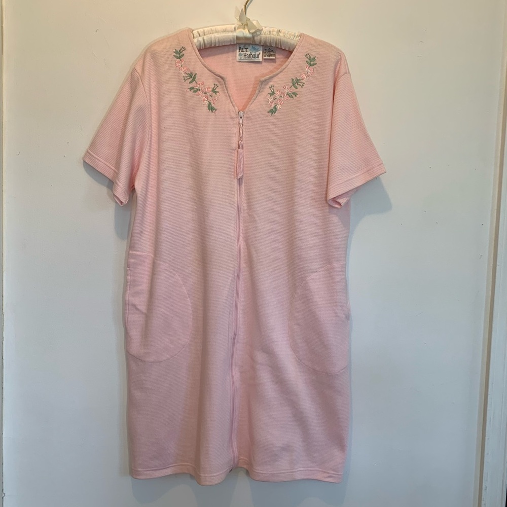 Palm Harbor Pink Embroidered Housecoat Robe Large